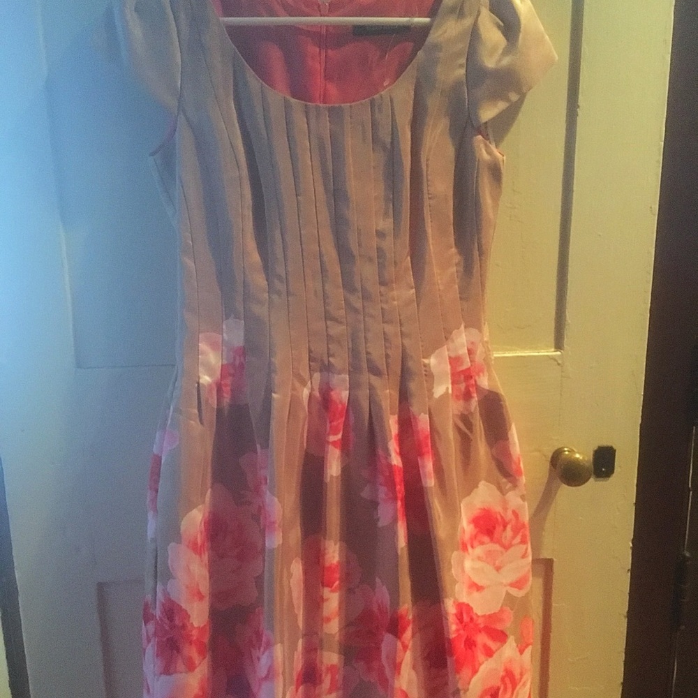 Ellen Tracy dress size 6 floral